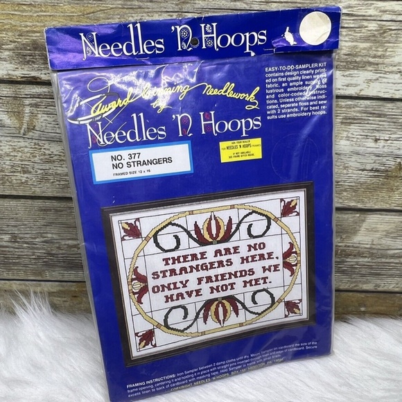 Vntg Needles 'N Hoops No Strangers Printed Cross Stitch Kit #377 - Picture 6 of 6